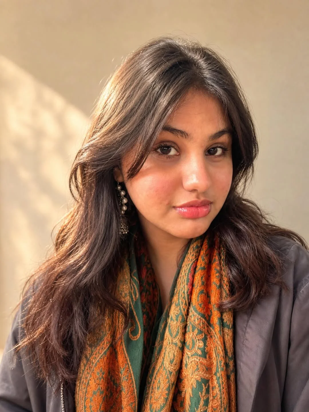 angled summer haircut for round face 2026 + Soft Mid-Length Face Framing With Summer-Evening Ease