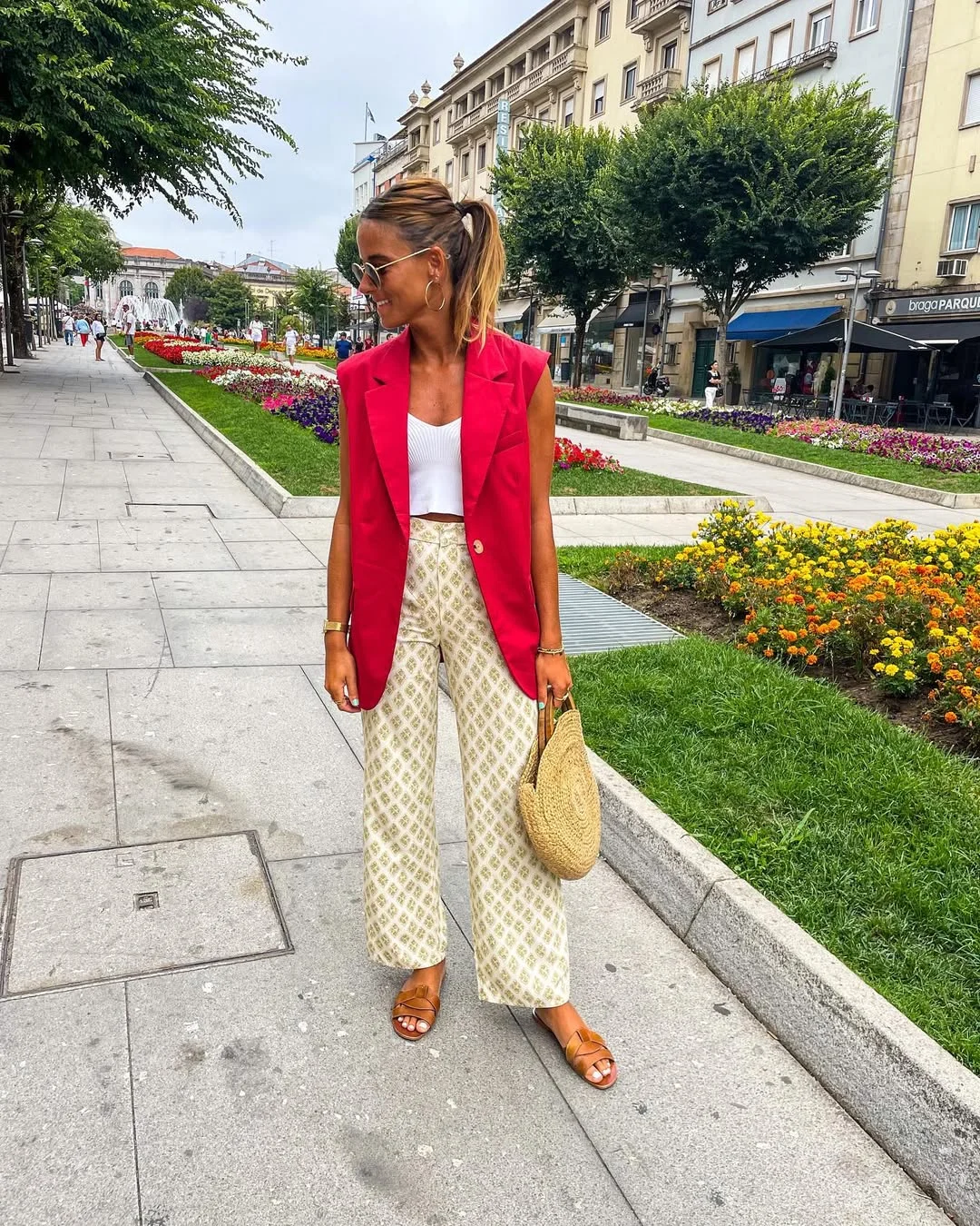 casual summer blazer outfits 2026 Sleeveless Red Blazer With Printed Wide-Leg Pants