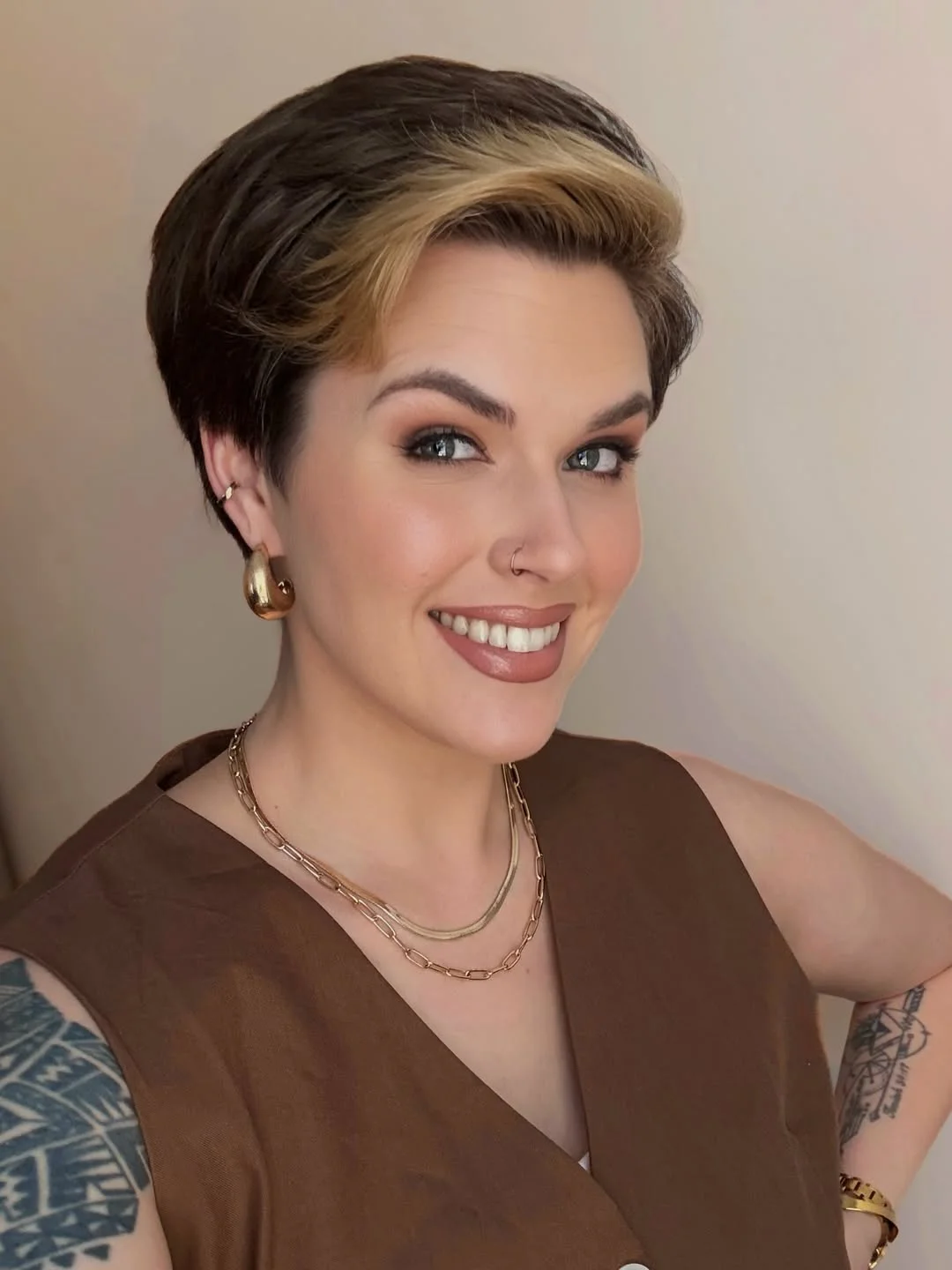 choppy summer haircuts for thin fine hair 2026 + Brunette Pixie With a Warm Blonde Front Sweep