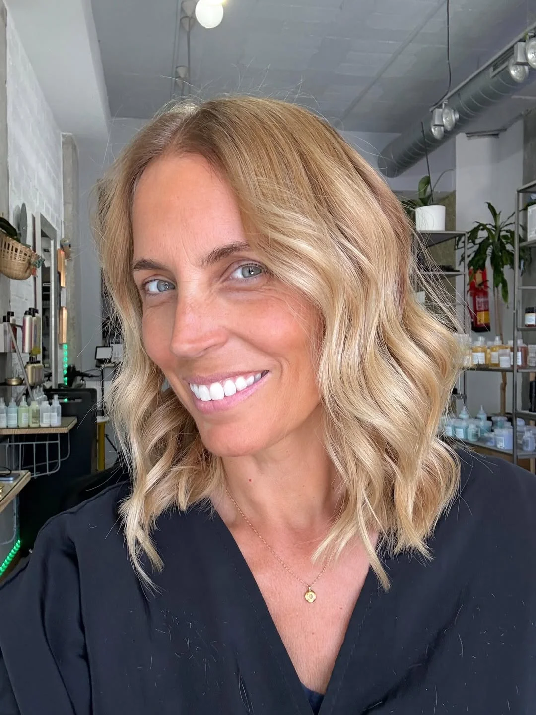 choppy summer haircuts for thin fine hair 2026 + Soft Blonde Wavy Lob With Airy Summer Texture