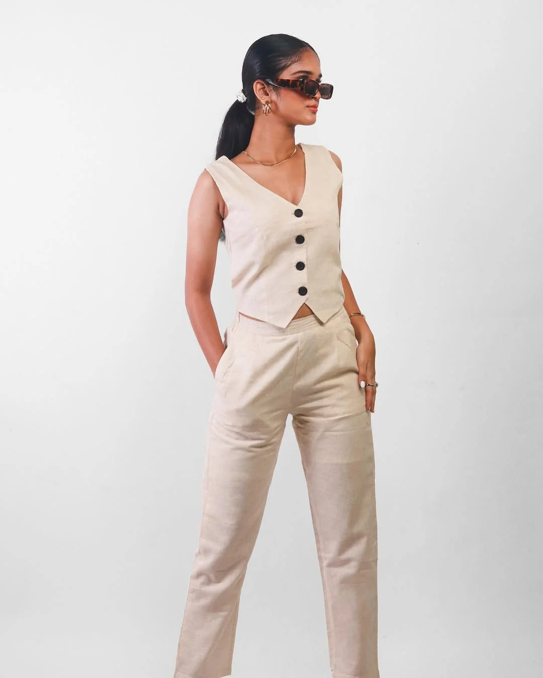 comfy breathable summer outfits 2026 Cream Linen Vest Set With Clean Tailored Comfort