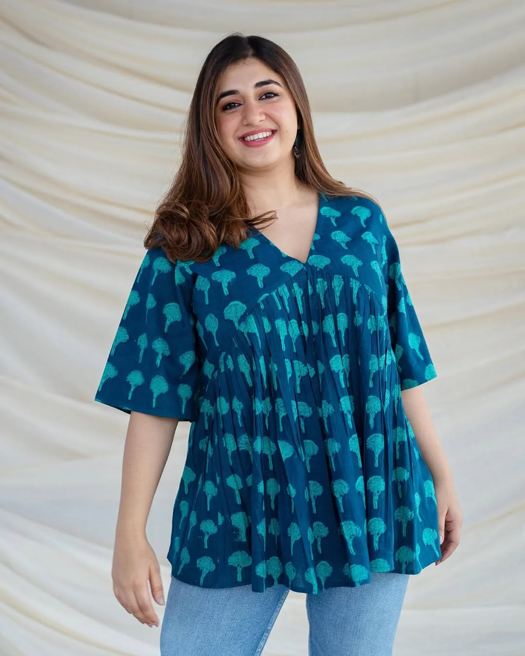 comfy breathable summer outfits 2026 Teal Printed Tunic With Easy Denim Balance