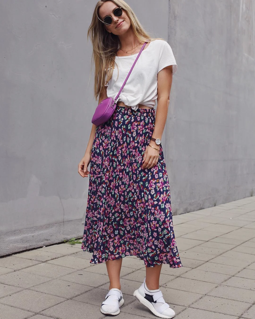 flowy summer skirt outfits 2026 Colorful Floral Midi Skirts With Sporty Summer Styling