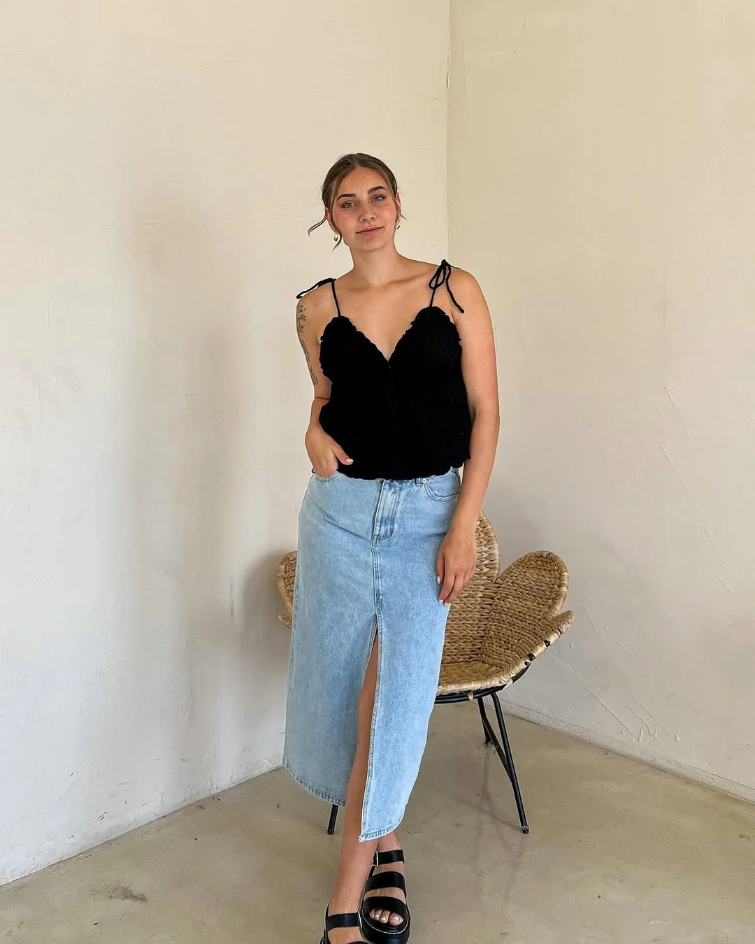 flowy summer skirt outfits 2026 Casual Denim Midi Skirts With Relaxed Black Camis