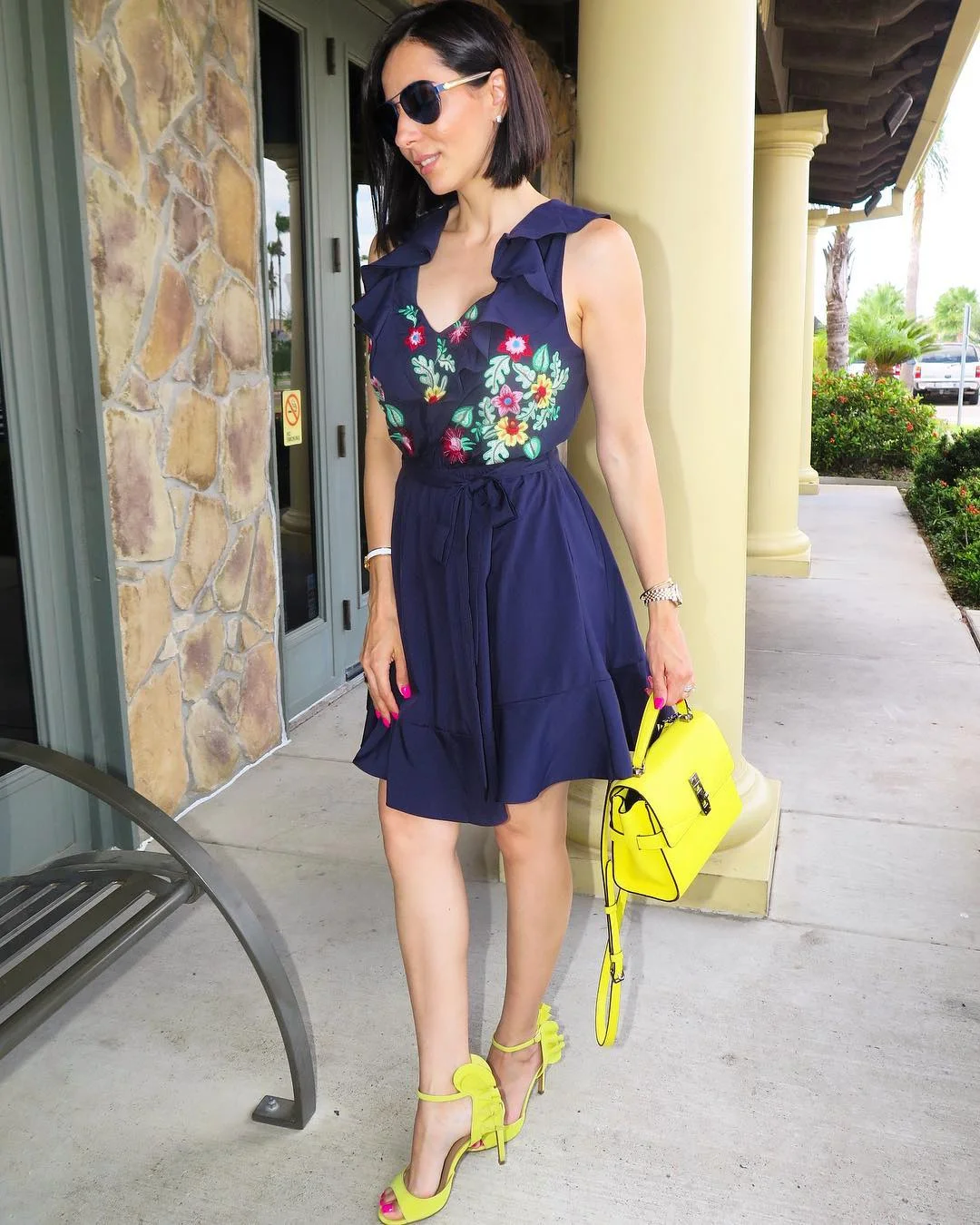 hot weather summer outfits 2026 Dark Floral Dresses With Bright Accessories Feel Surprisingly Fresh