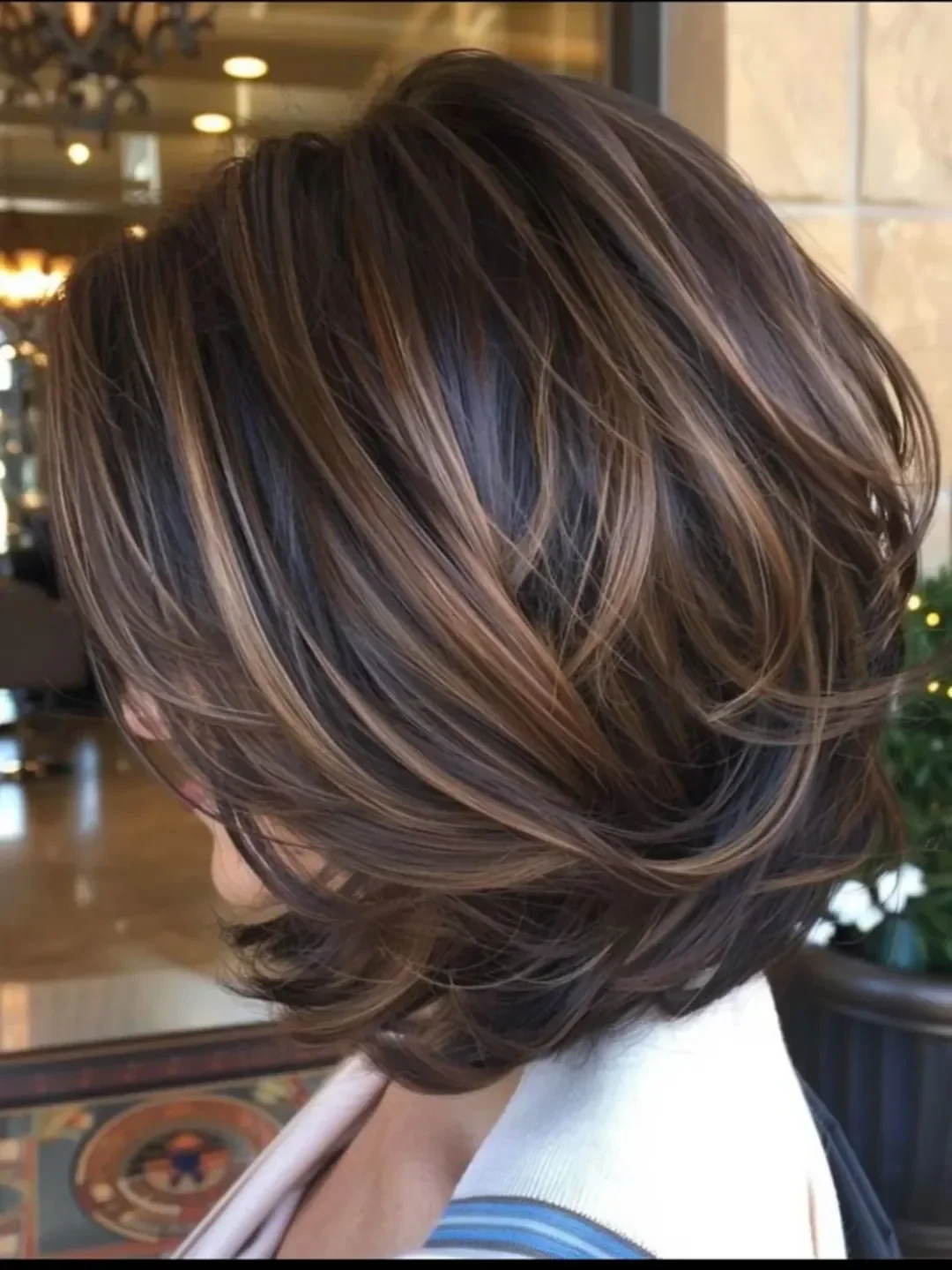 layered summer bob haircut 2026 Highlighted Volume With Long Layers And Summer Lift