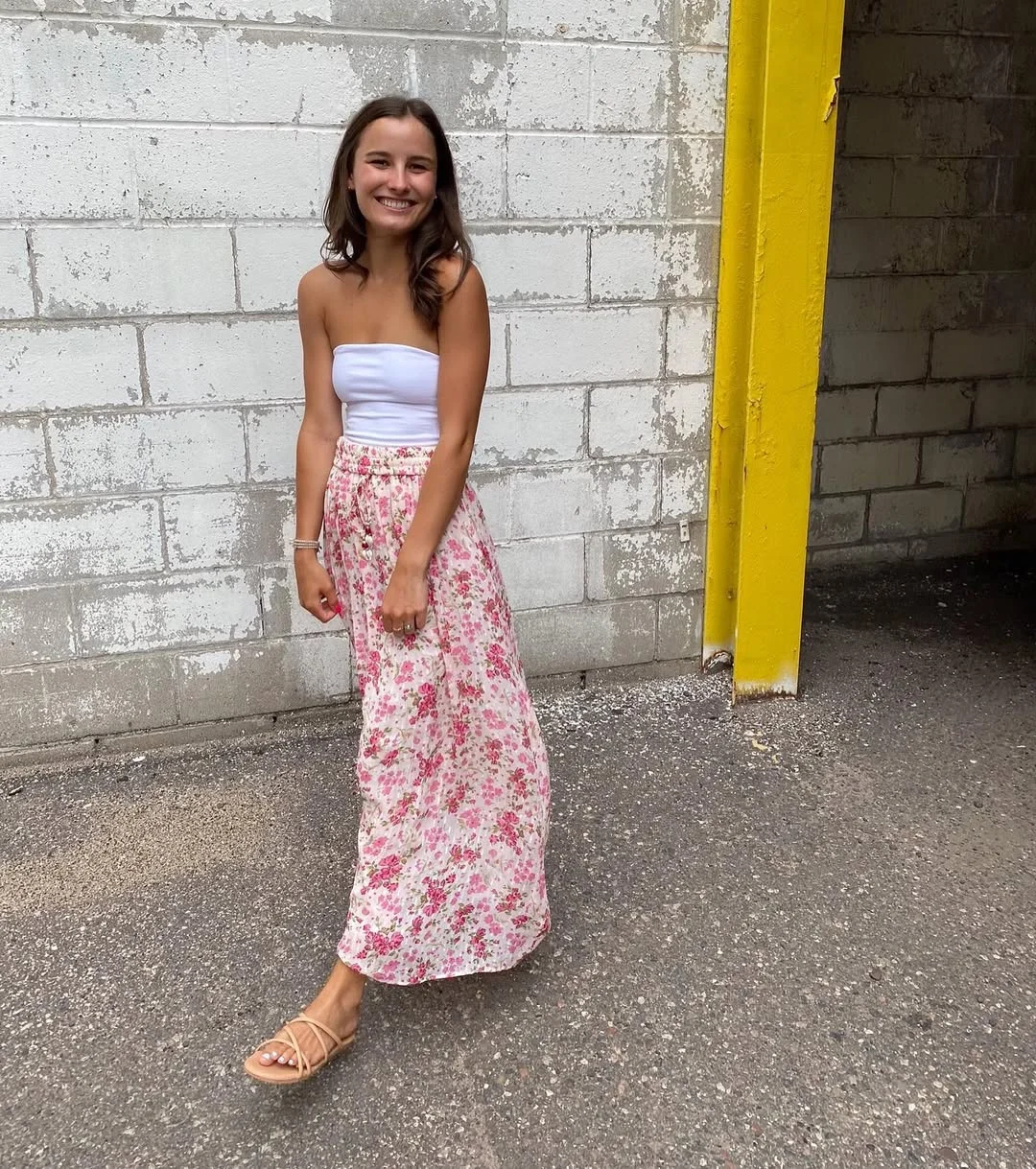 maxi skirt outfits summer 2026 White Tube Top With A Pink Floral Maxi Skirt