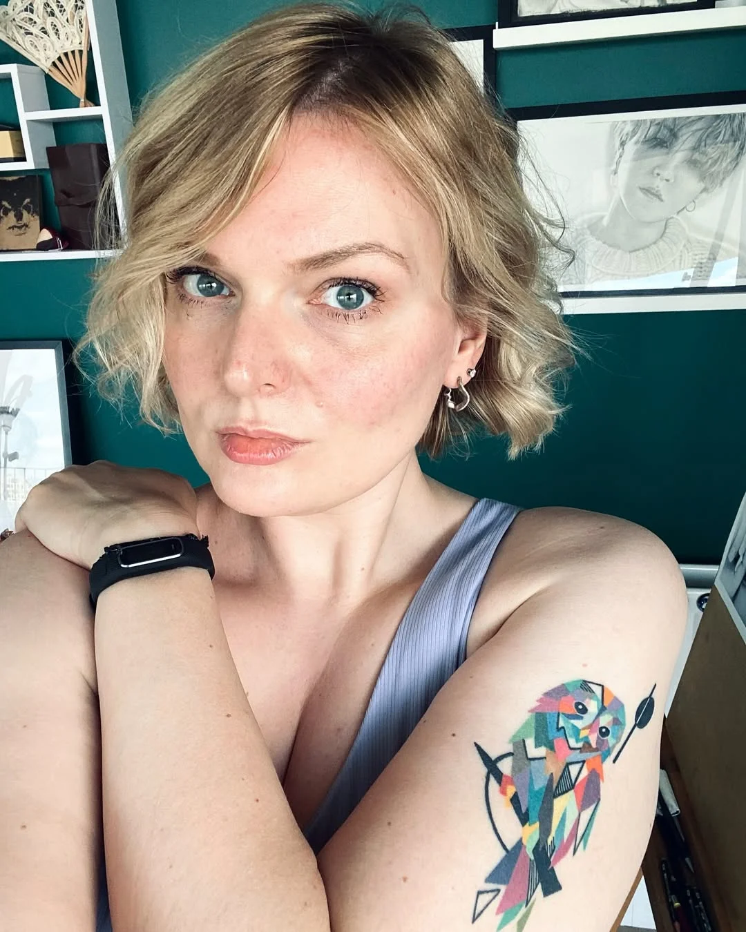 modern summer haircut 2026 Soft Blonde Wavy Bob With A Side-Swept Lift