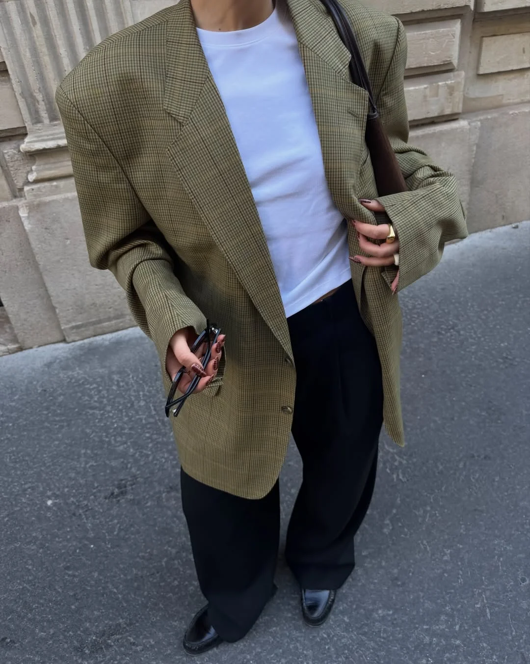 outfit inspo for women summer 2026 Tailored Streetwear With A Vintage 80s Touch
