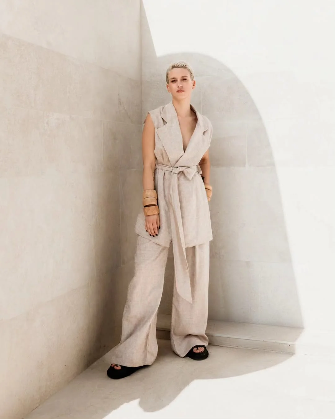 summer business casual outfit 2026 Sleeveless Linen Suiting With A Wrapped Waist
