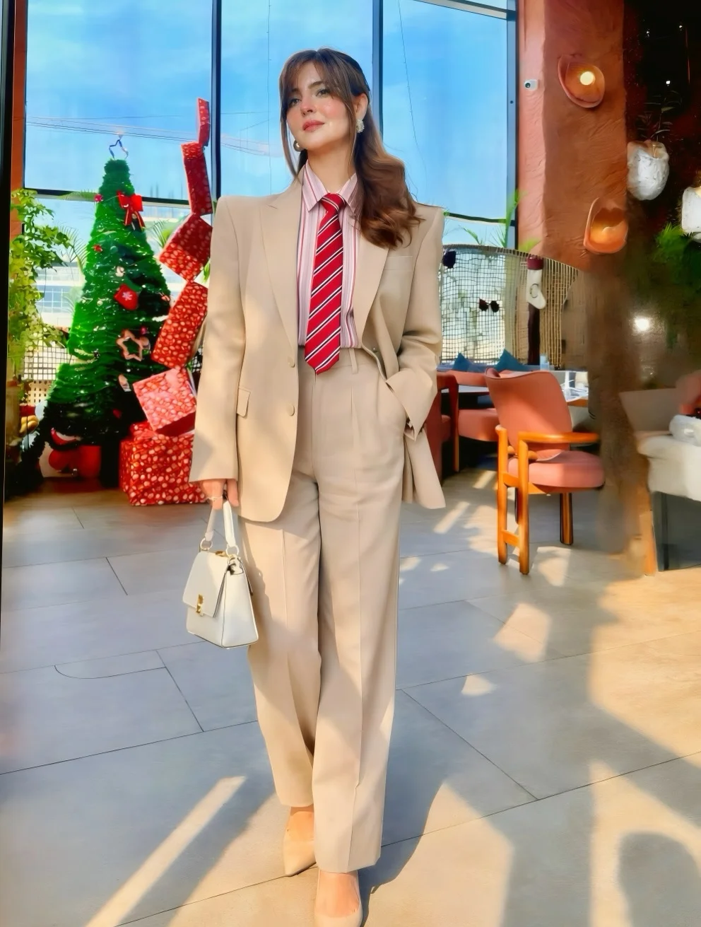 summer business casual outfit 2026 Oversized Beige Suit With A Striped Shirt And Tie