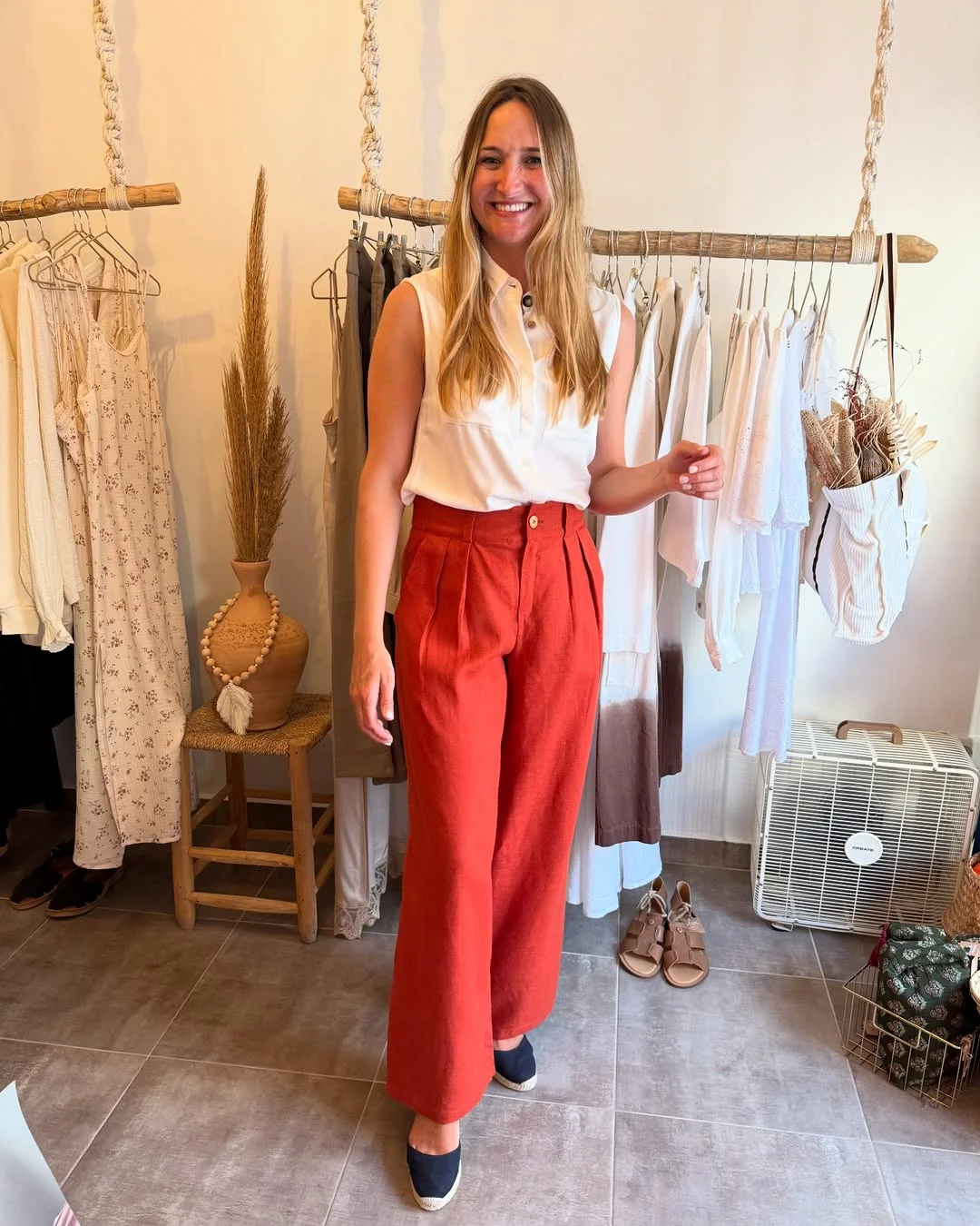 summer linen outfits 2026 Sleeveless White Linen Shirt With Terracotta Wide Pants