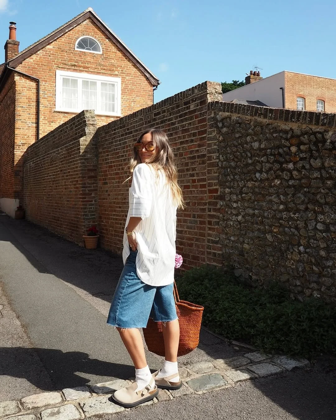 summer linen outfits 2026 Oversized White Linen Shirt With Long Denim Shorts