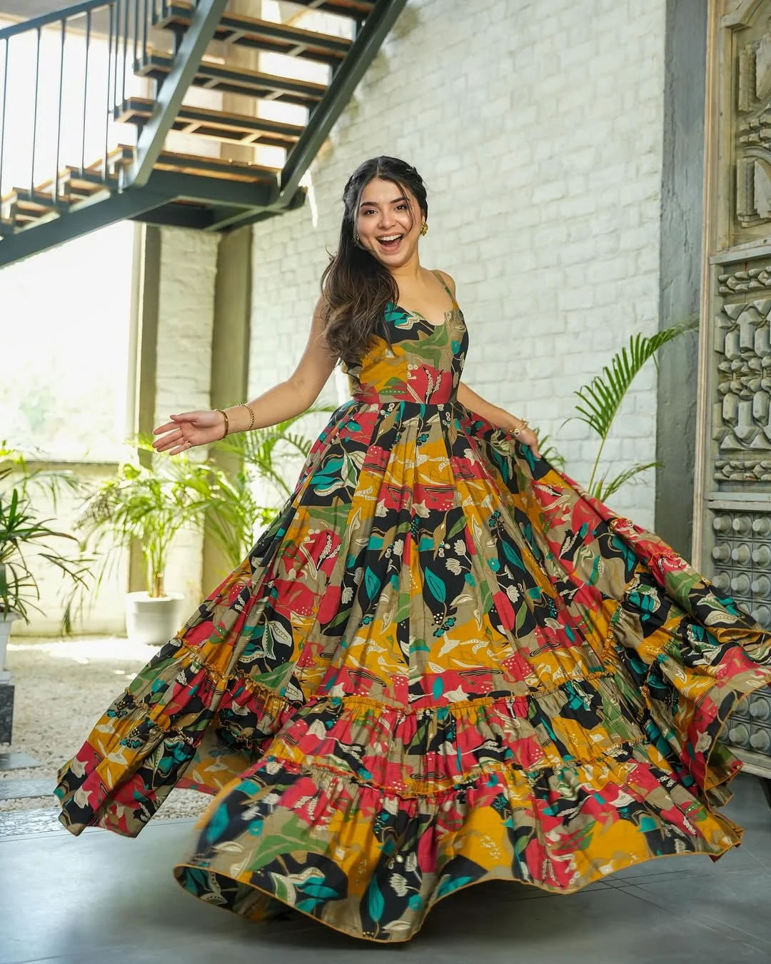 summer sleeveless dresses 2026 Bold Printed Maxi Dress With Full-Skirt Drama