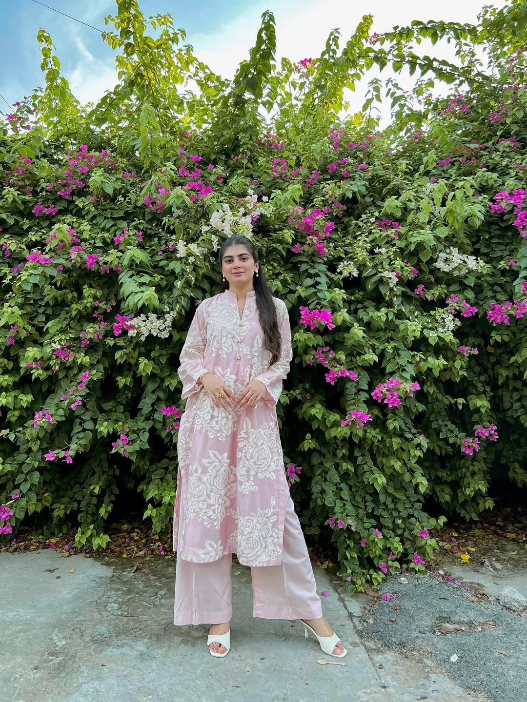 Sunday summer brunch outfits 2026 Pink Embroidered Set For A Graceful Family Brunch