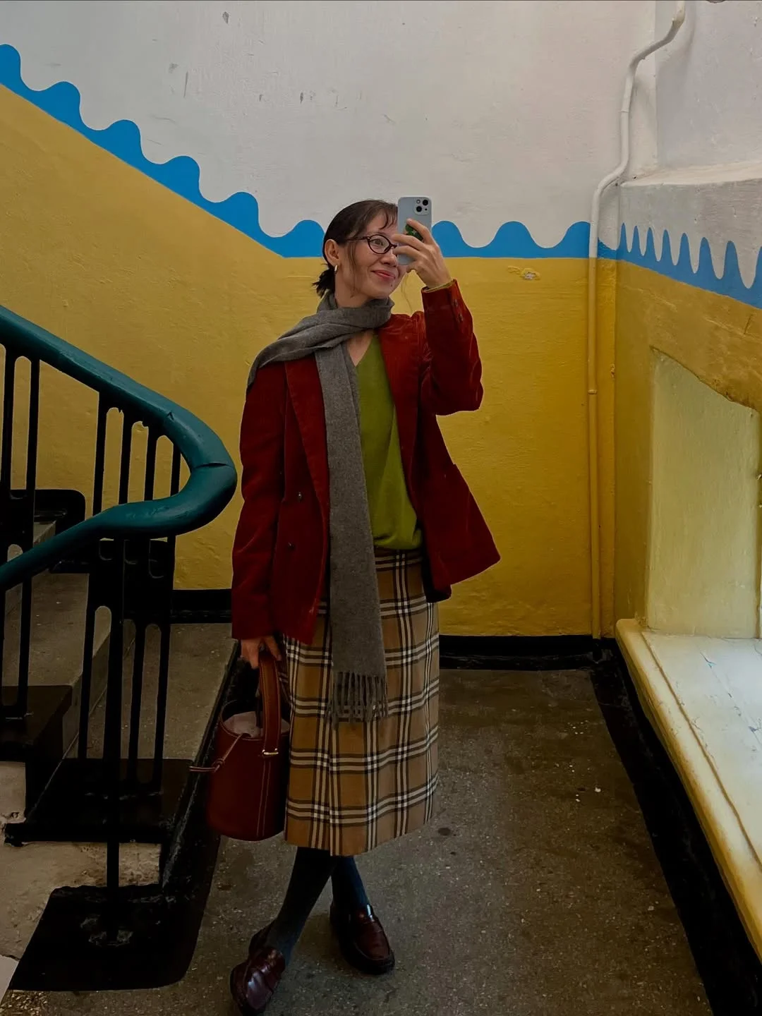 trendy midsize outfits summer 2026 Plaid Midi Skirts And Colorful Layers For Artistic Styling