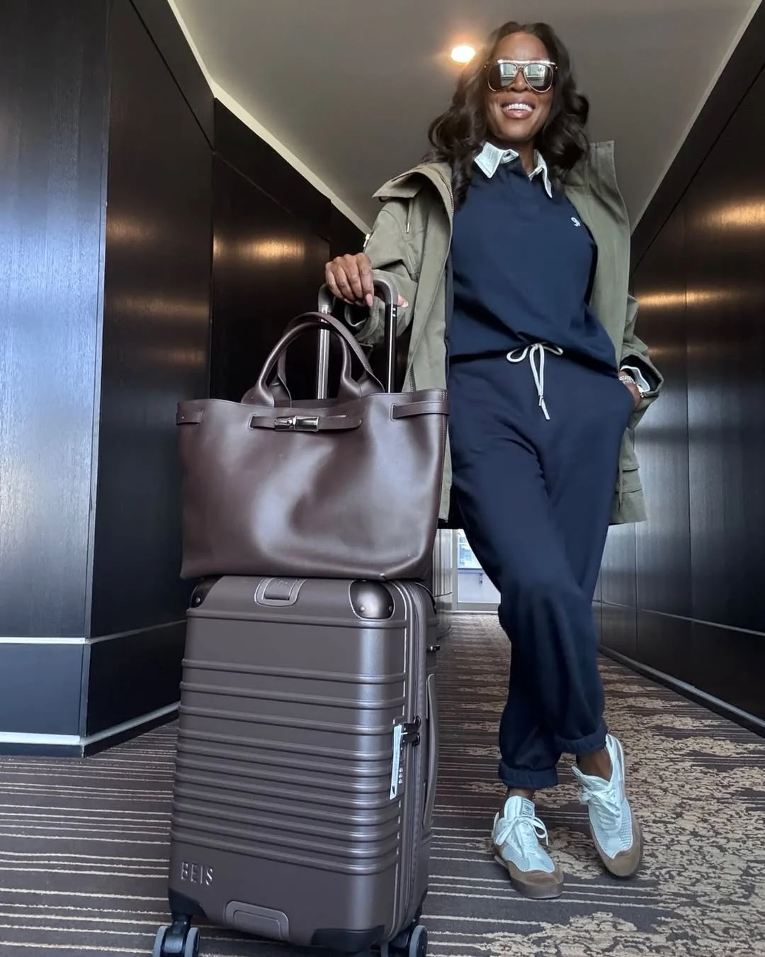 comfortable fall travel outfits 2026 Soft Navy Layers For The Smoothest Airport Morning