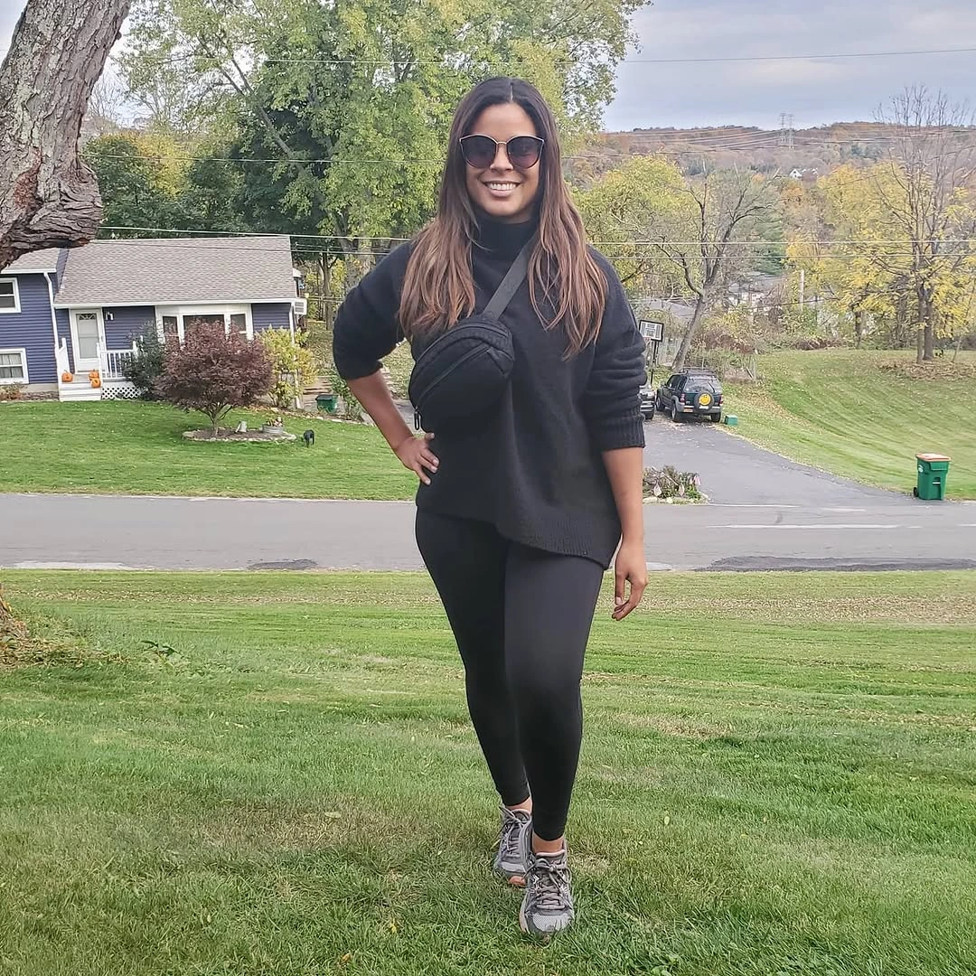 comfy fall outfits 2026 An All-Black Sweater and Leggings Outfit That Never Misses