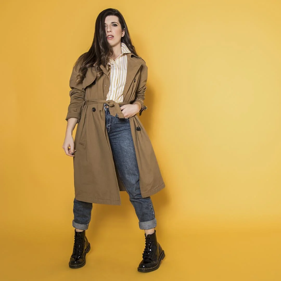 cute fall outfits docs 2026 Khaki Trenches, Cuffed Jeans, and Patent Boots