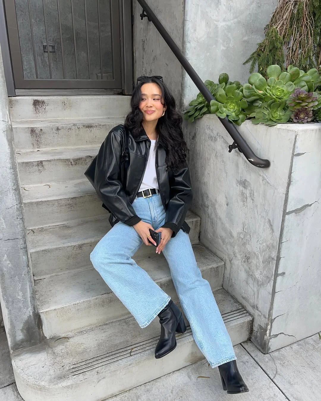 Early fall outfits ideas 2026 Leather Jacket With Light-Wash Jeans