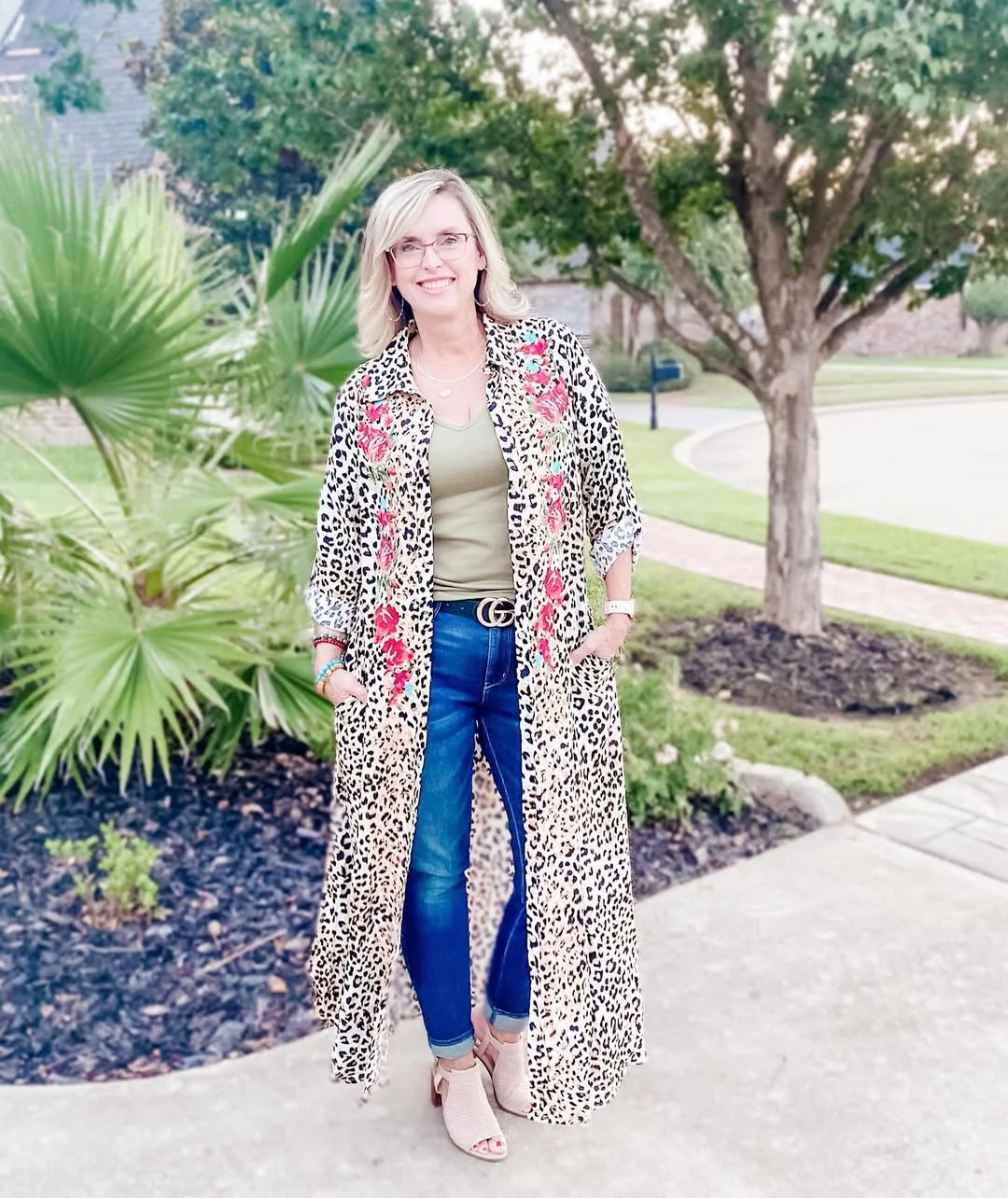 Early summer outfits 2026 Leopard Duster And Denim For A Confident Early Summer Mood