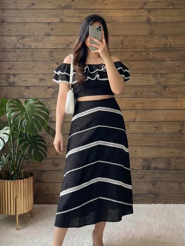 Early summer outfits 2026 Black Off-Shoulder Set With White Trim