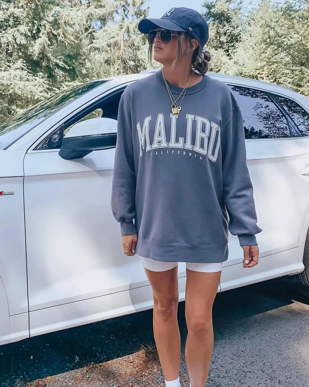 Early summer outfits 2026 Oversized Malibu Sweatshirt With White Shorts