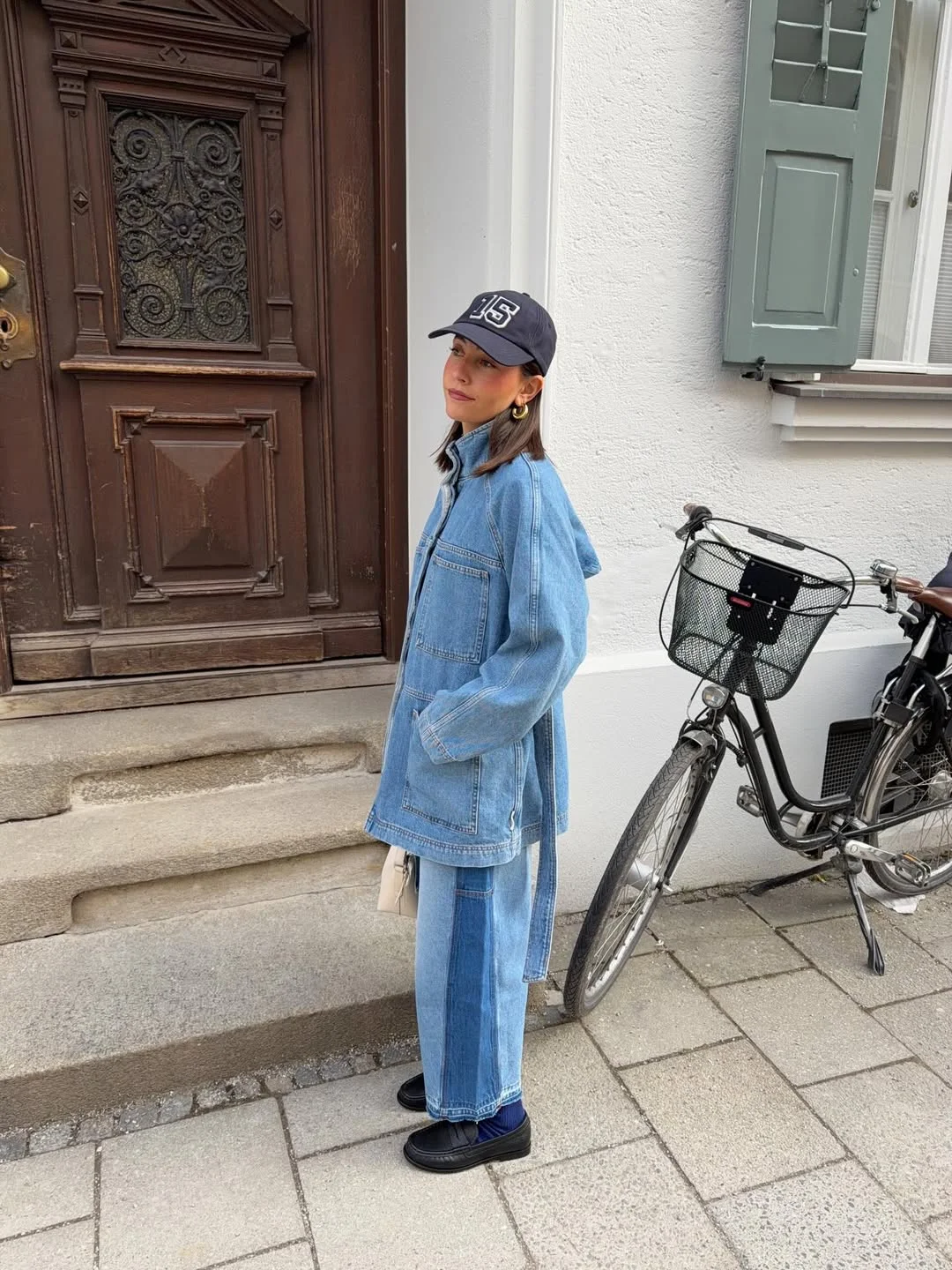 fall denim outfits for women 2026 Light Wash Denim Set With A Relaxed Utility Feel