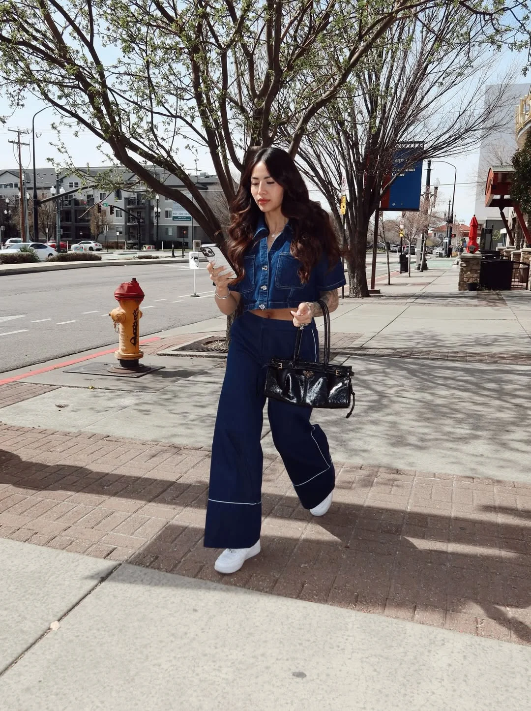 fall fashion for women over 40 Dark Denim Coordinates With a City-Ready Edge