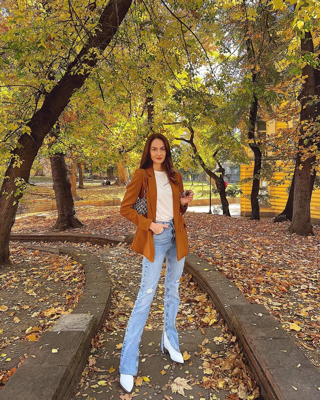 fall fashion outfits 2026 Camel Blazer With Light-Wash Flared Jeans