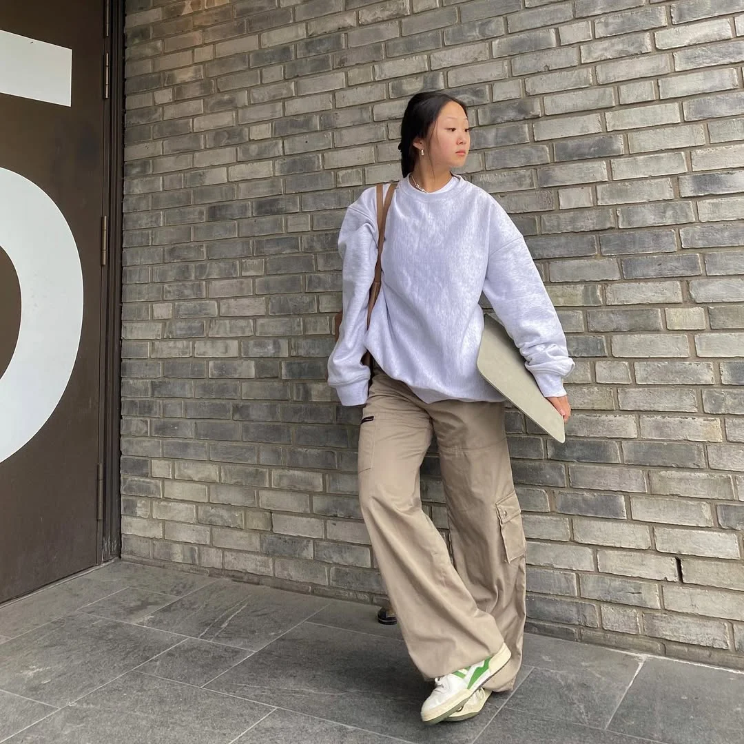 fall outfits for college students casual 2026 Oversized Sweatshirt And Cargo Pants For Study Mode
