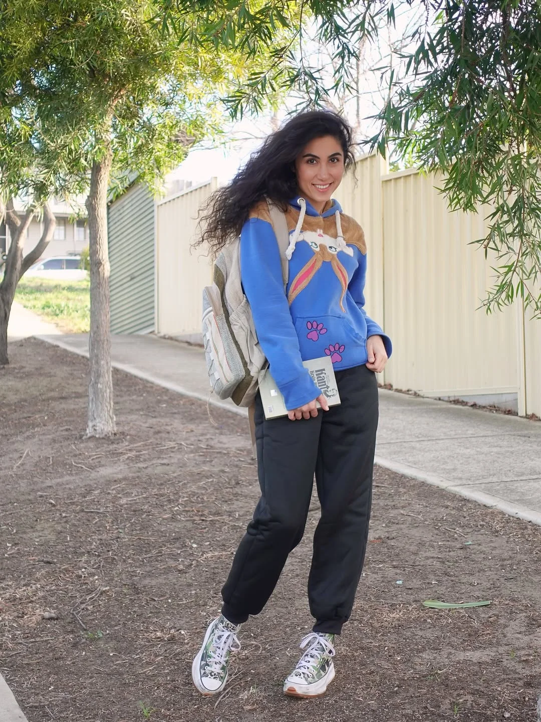fall outfits for college students casual 2026 Graphic Hoodie And Black Joggers For Off-Duty Student Energy