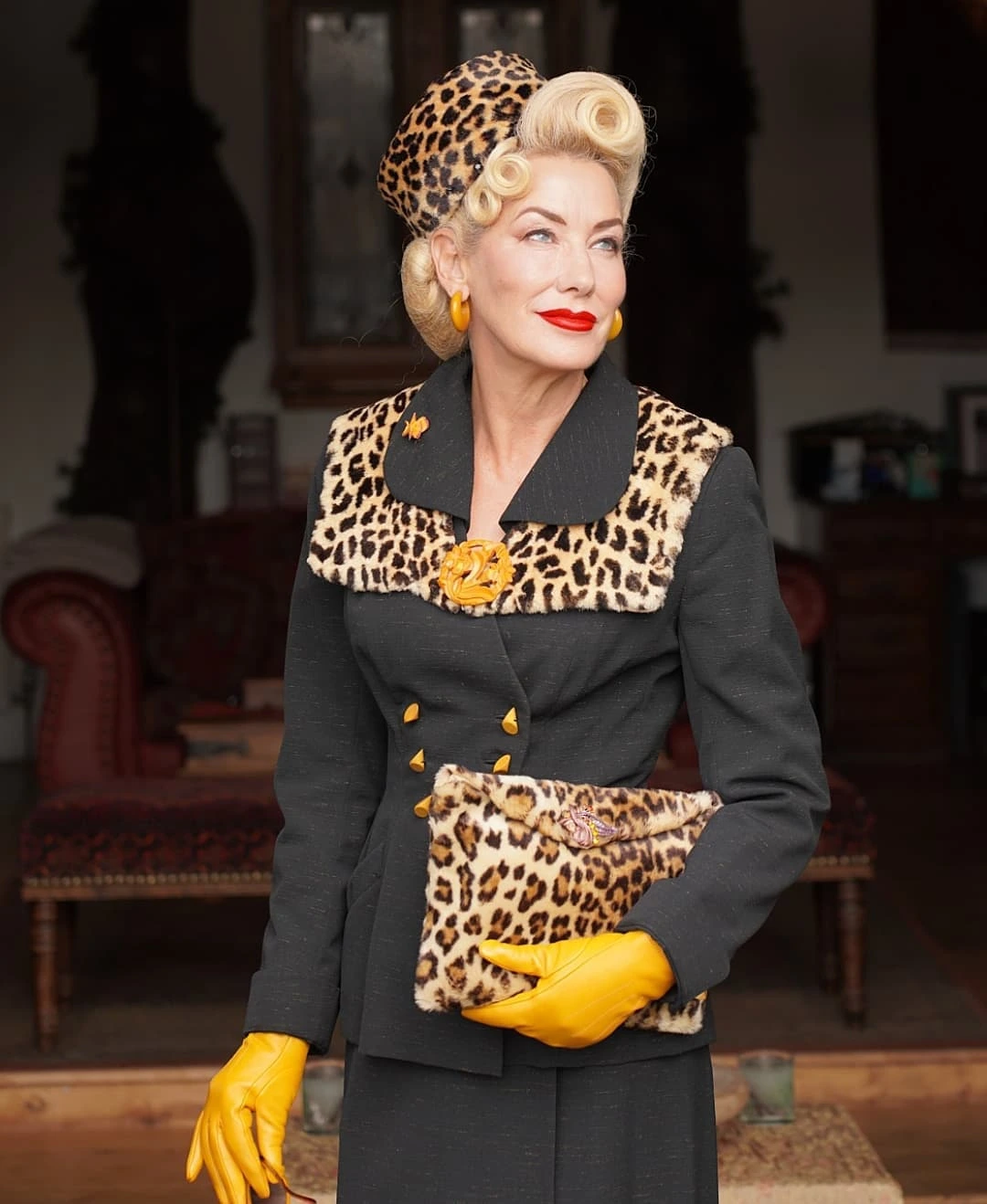 fall outfits for women in 30s style 2026 - Leopard Accessories with Mustard Gloves for Fearless Fall Dressing