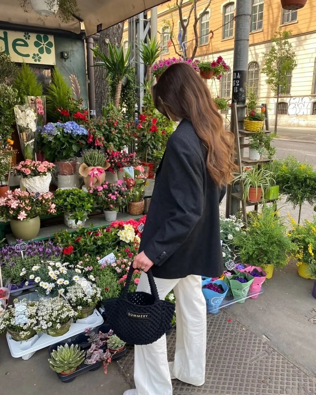 Early summer outfits 2026 Black Blazer And White Pants For Flower-Market Polish