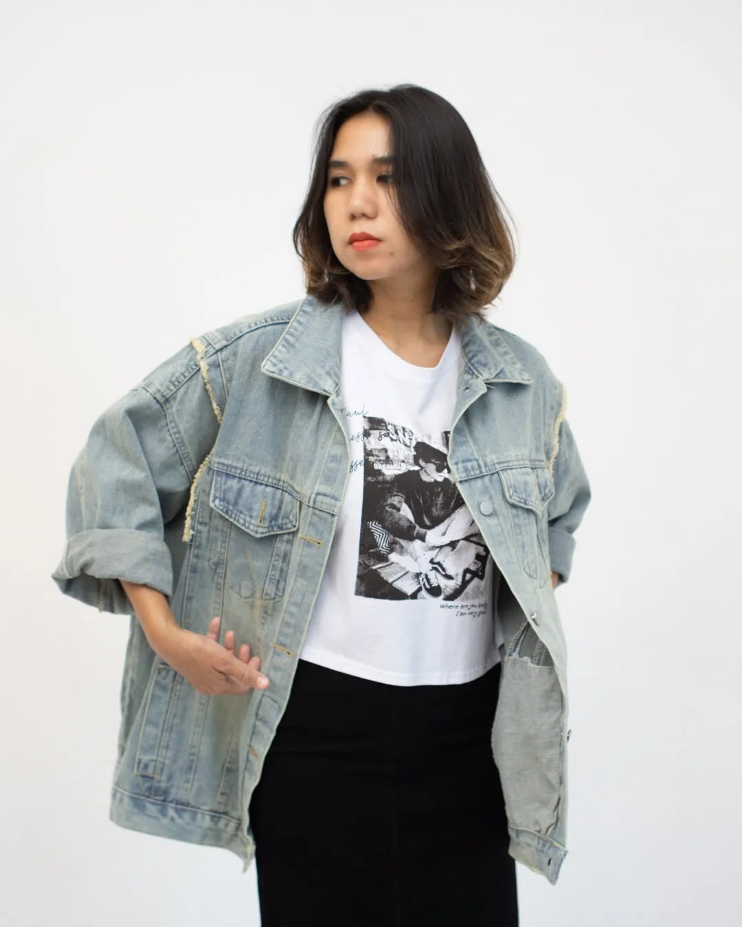 fall outfits with jeans jacket 2026 Oversized Denim, Graphic Tee, And A Cool Black Skirt
