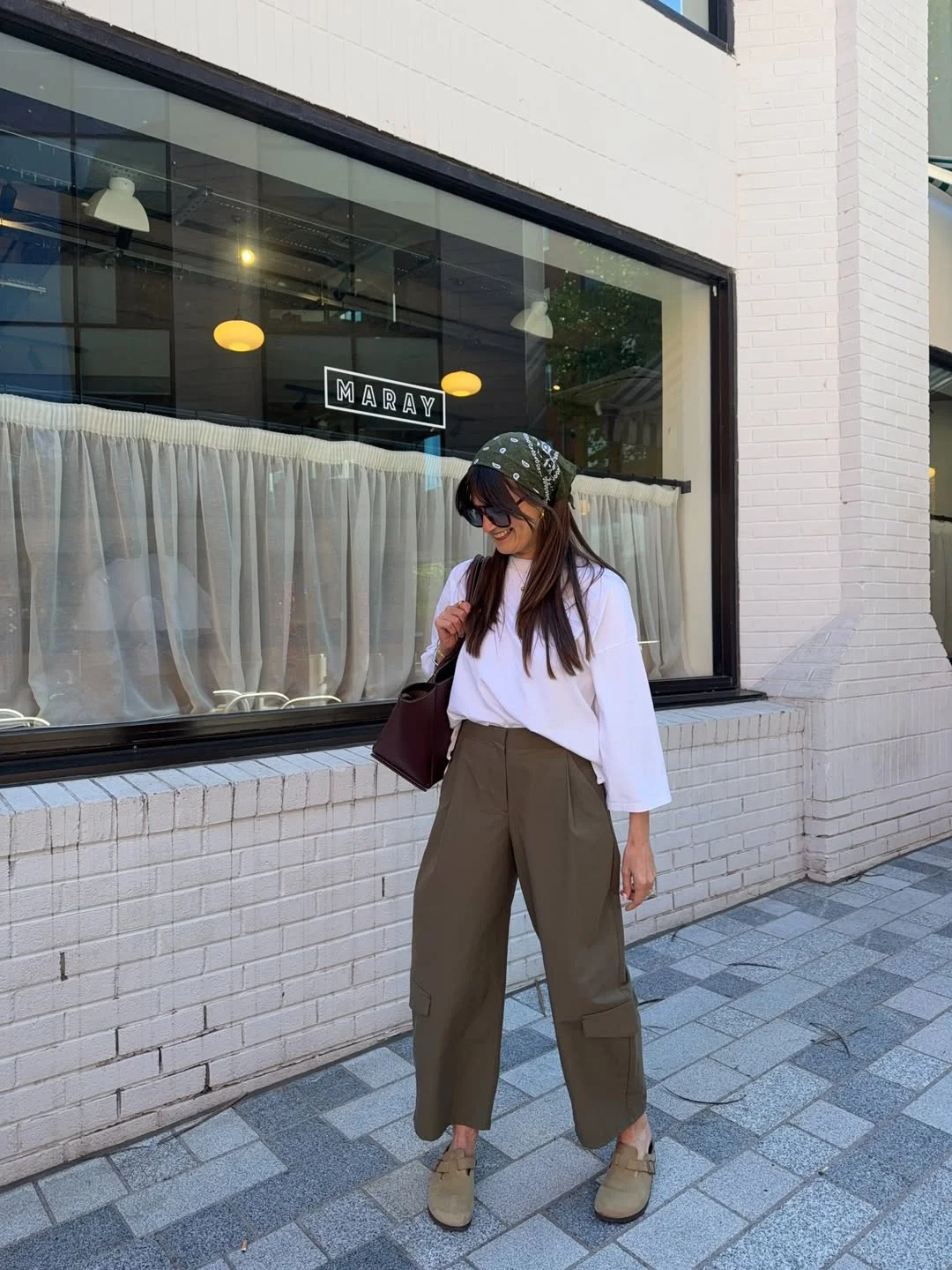 fall pants outfits for women 2026 Olive Cargo Pants With A White Oversized Top