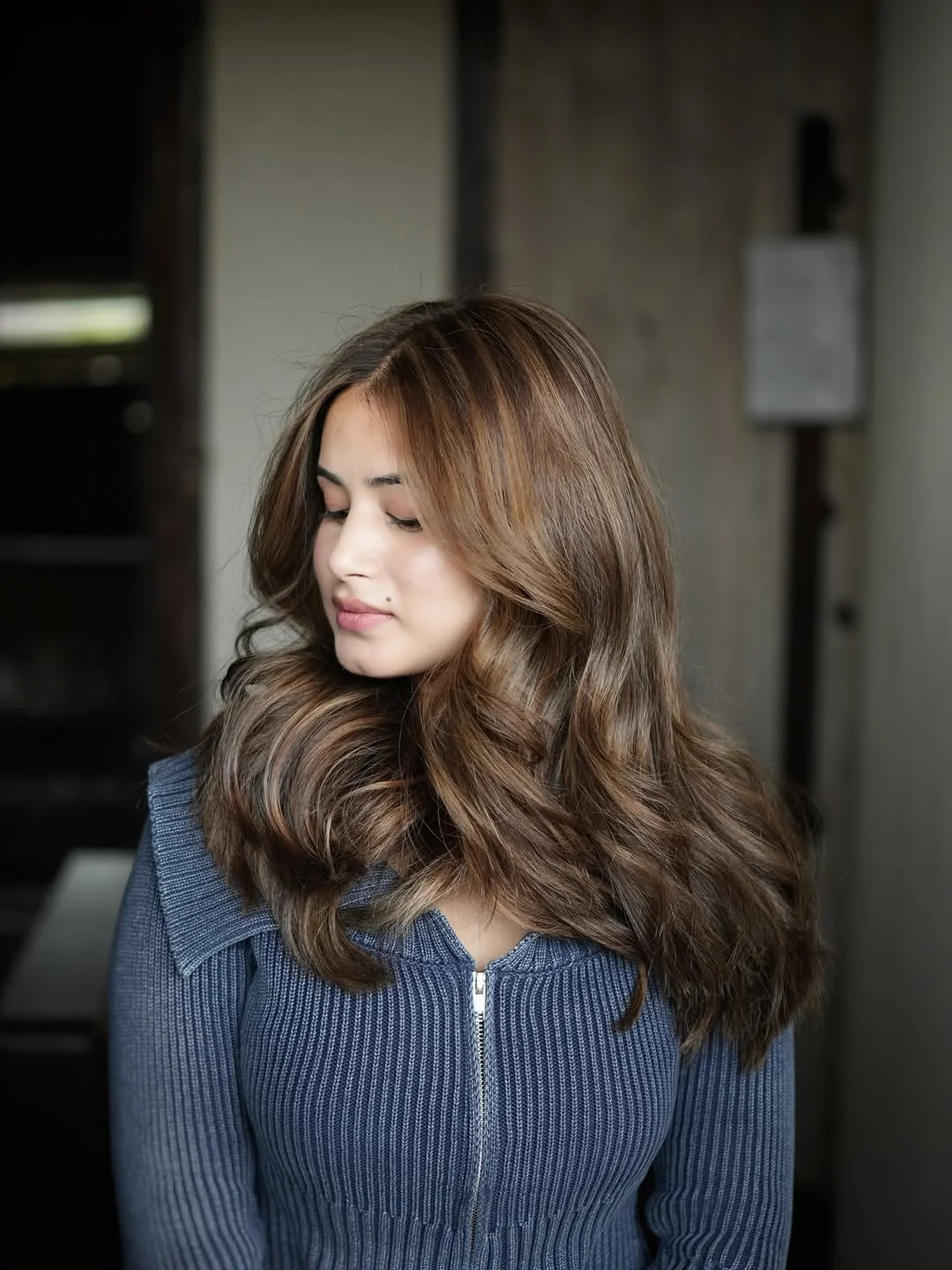 July hair colour ideas 2026 Mocha Ribbon Waves For A Quiet Luxury Summer Look