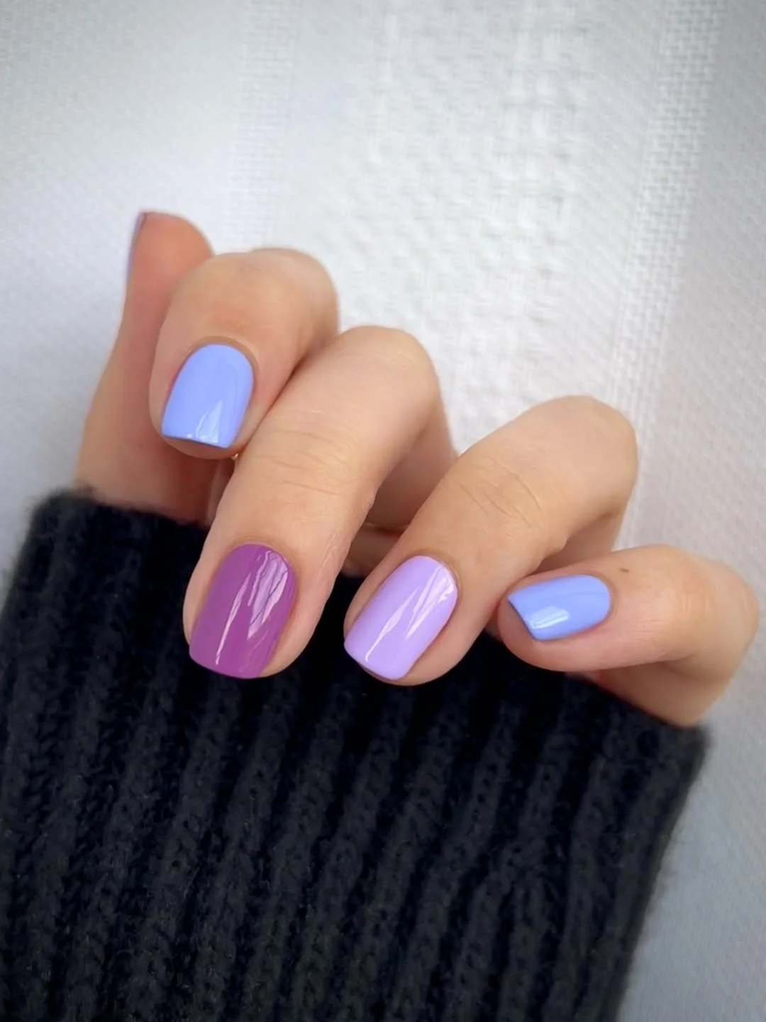 July nail colours ideas 2026 Cool Blue And Violet Short Gloss Nails