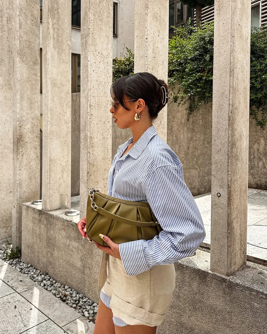 July outfits ideas 2026 + Striped Shirt And Cream Shorts With A City-Chic Bag