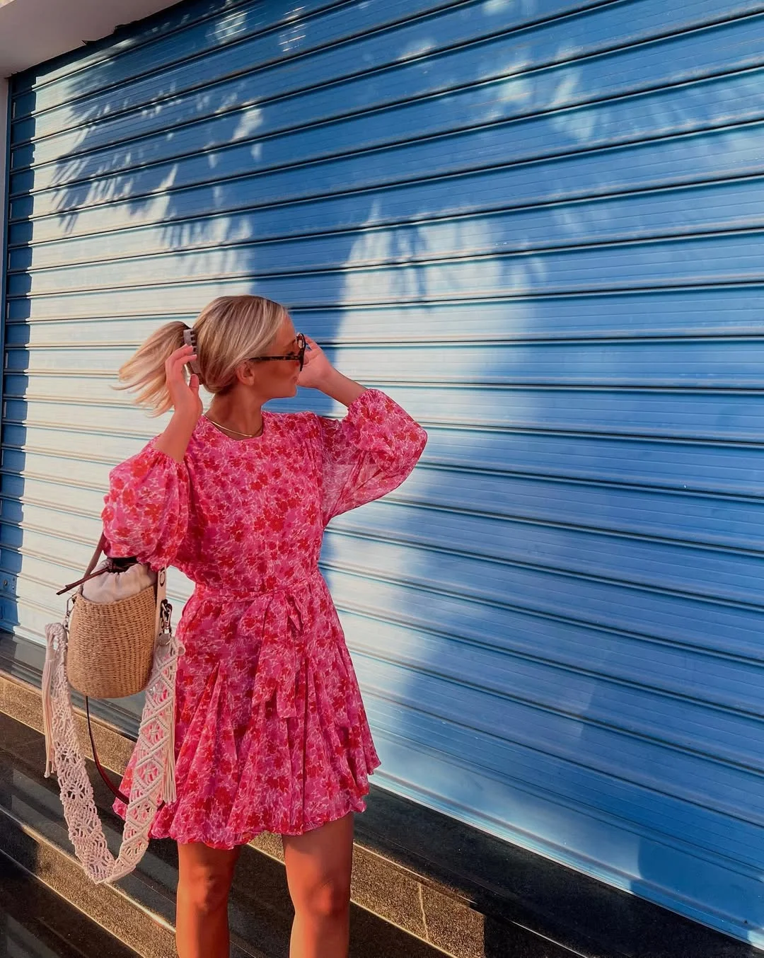 July outfits ideas 2026 + Pink Floral Mini Dress With A Woven Summer Bag