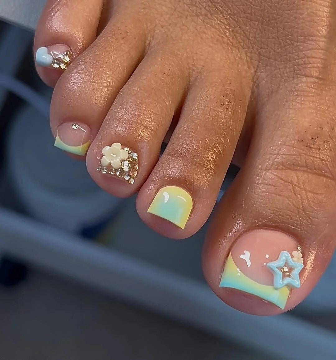 July toe nails design - summer ideas 2026 + Pastel French Toe Design With Starfish Detail