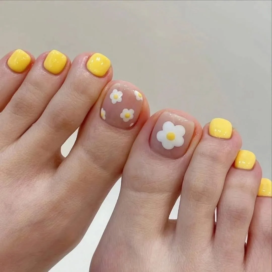 June pedicure ideas 2026 + Sunny Yellow Toes With White Daisy Accents