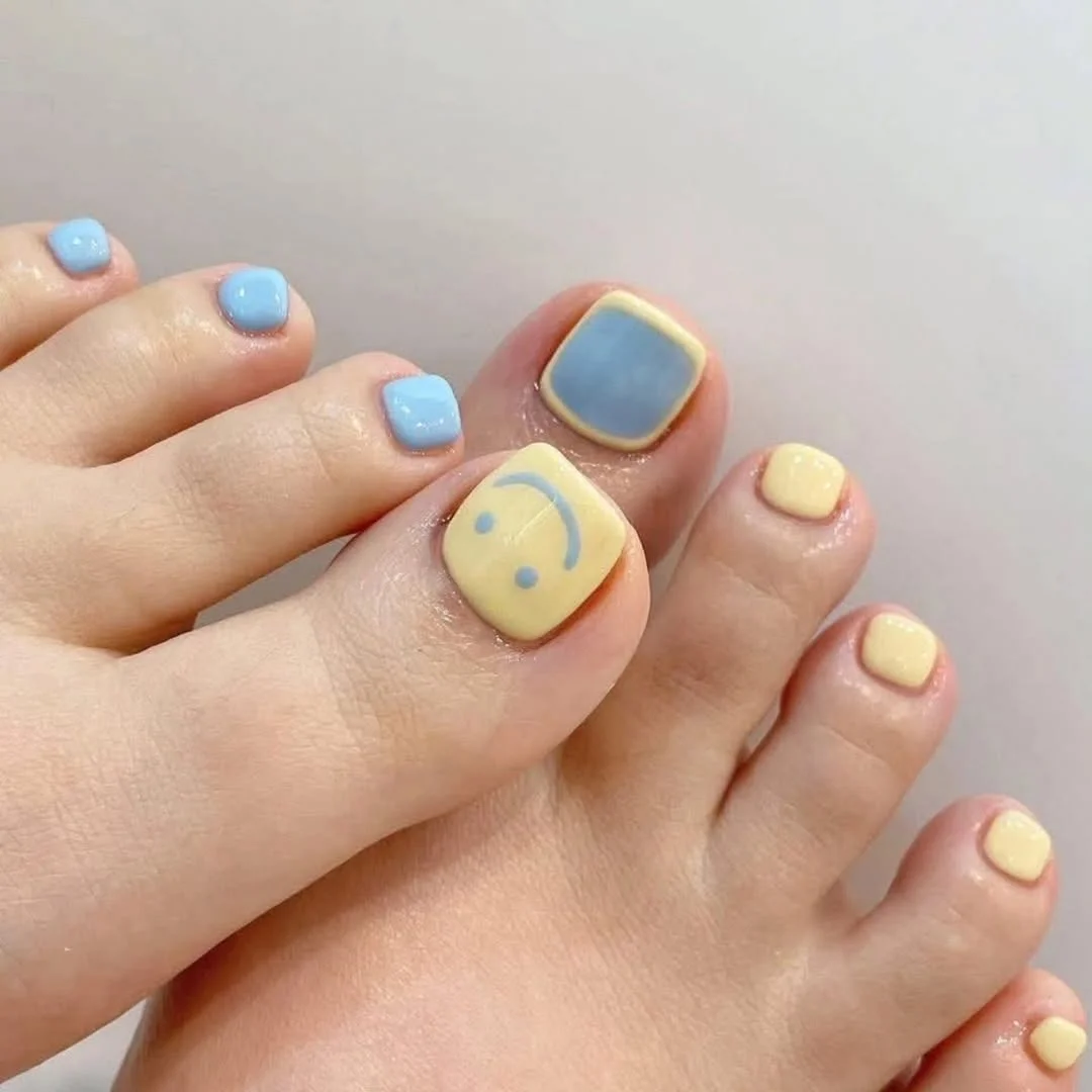 June pedicure ideas 2026 + Soft Blue and Lemon Smiley Pedicure