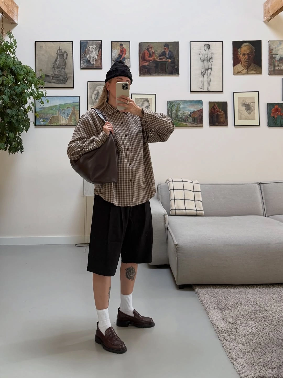 nice fall outfits 2026 Relaxed Checks and Long Shorts for an Artful Fall Day