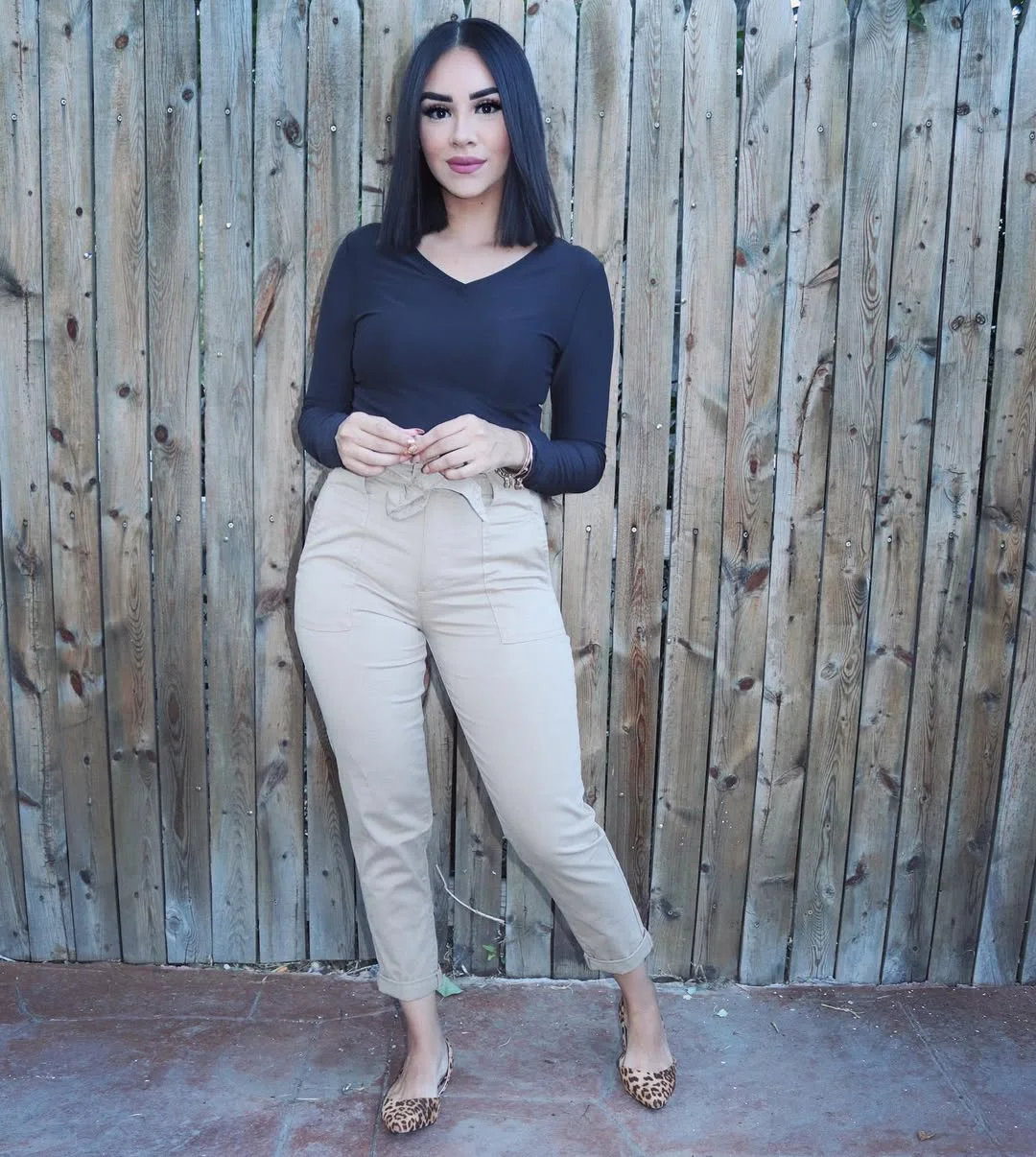 simpl fall outfits 2026 Black Top Paperbag Trousers and Leopard Flats