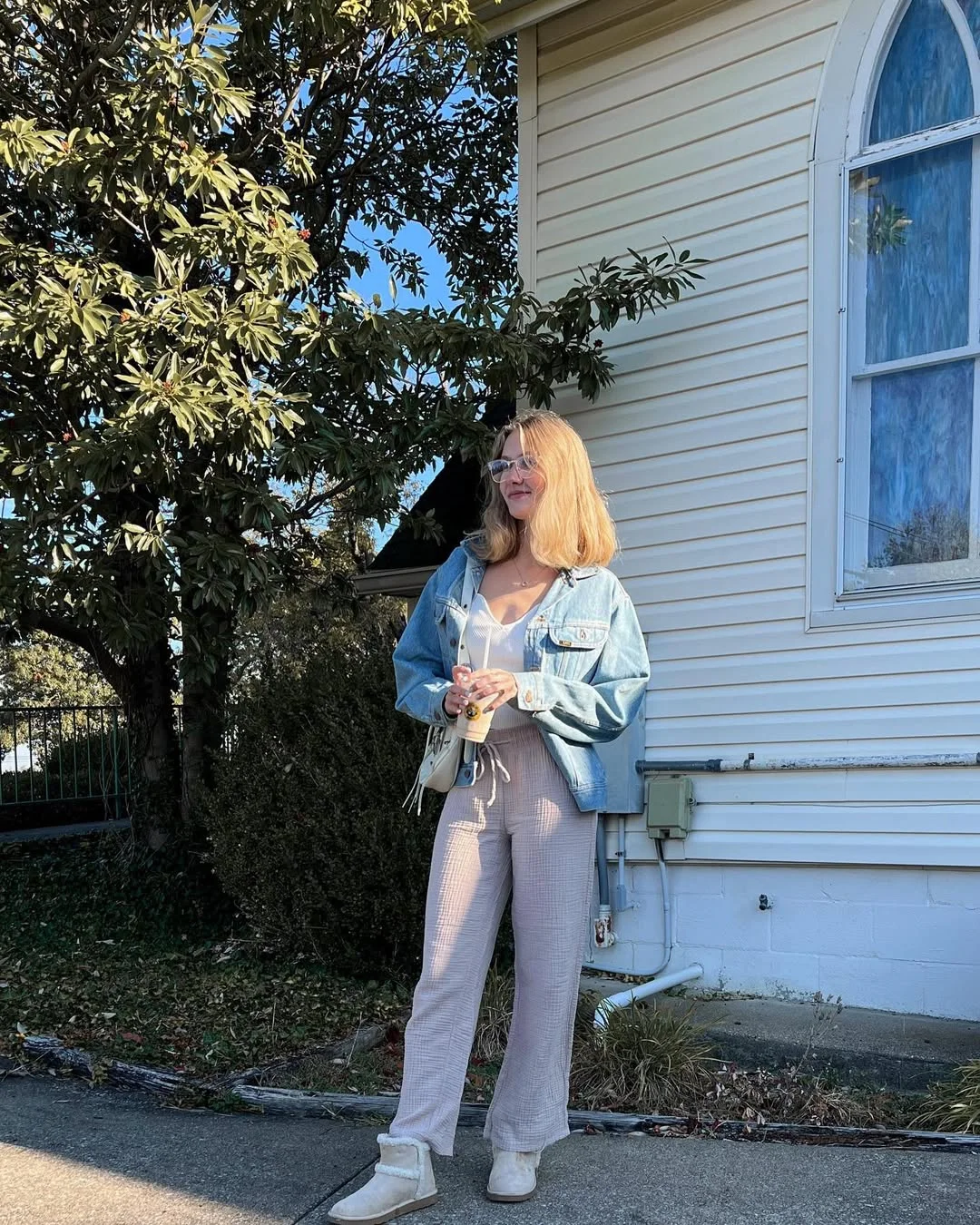 simpl fall outfits 2026 Light Denim Jacket With Soft Drawstring Pants