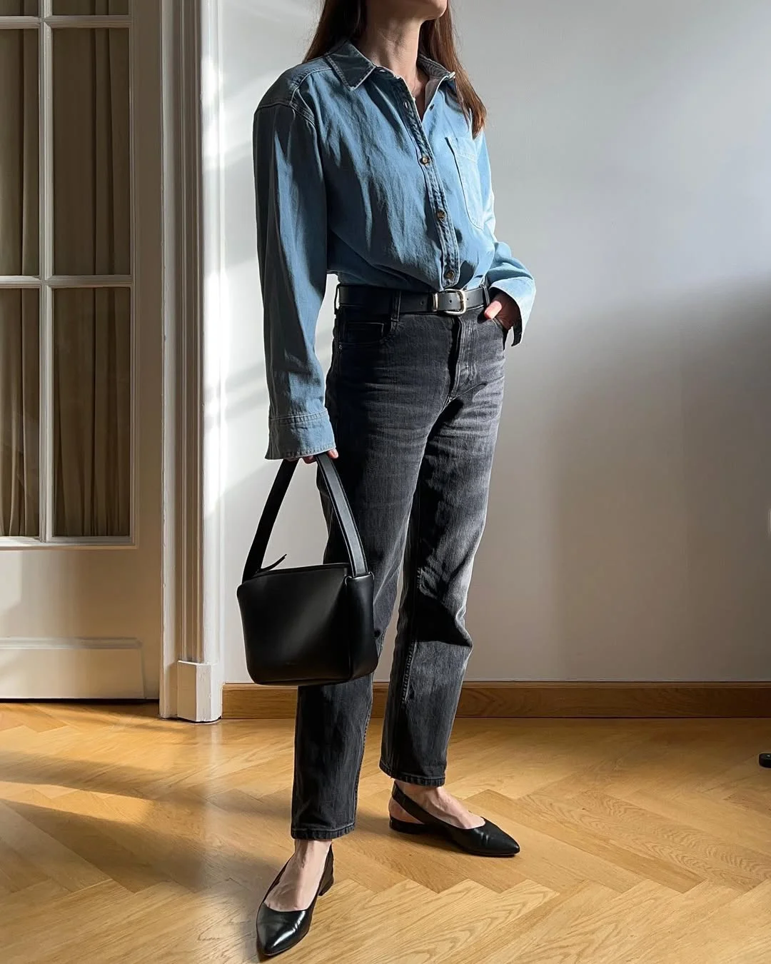 simpl fall outfits 2026 Denim Shirt and Dark Straight-Leg Jeans