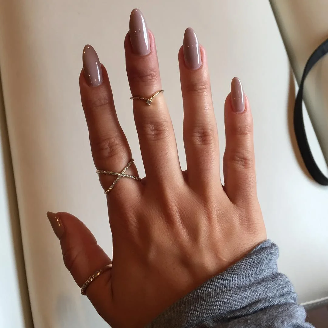 summer oval nails 2026 Taupe Gloss Oval Nails for a Minimal Summer Mood