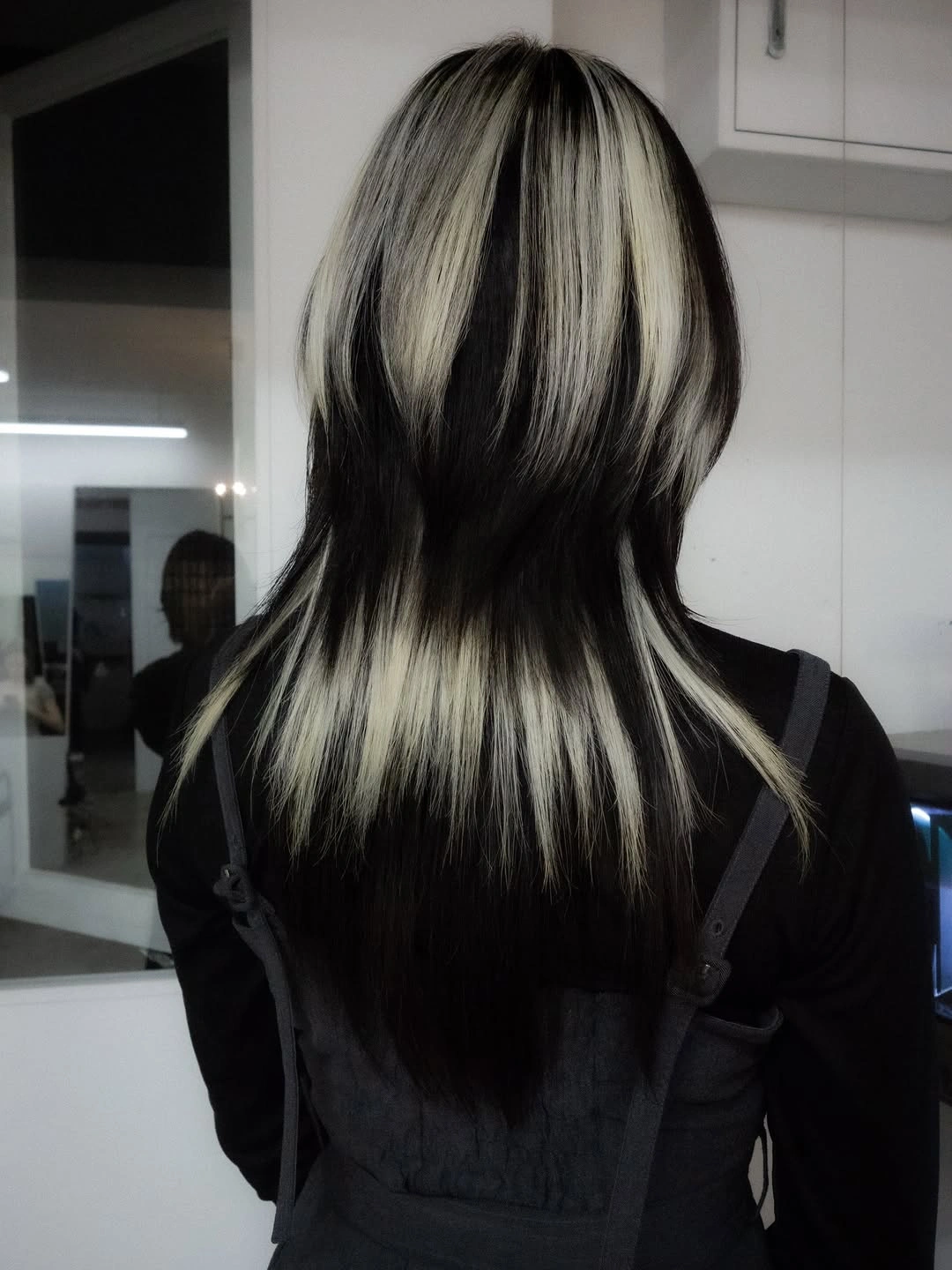 august hairstyles and color ideas 2026 + Graphic Blonde Panels on Ink-Black Layers