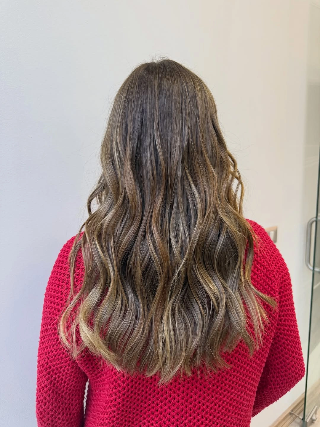 babylights hair ideas Golden Brunette Waves With Fine Light